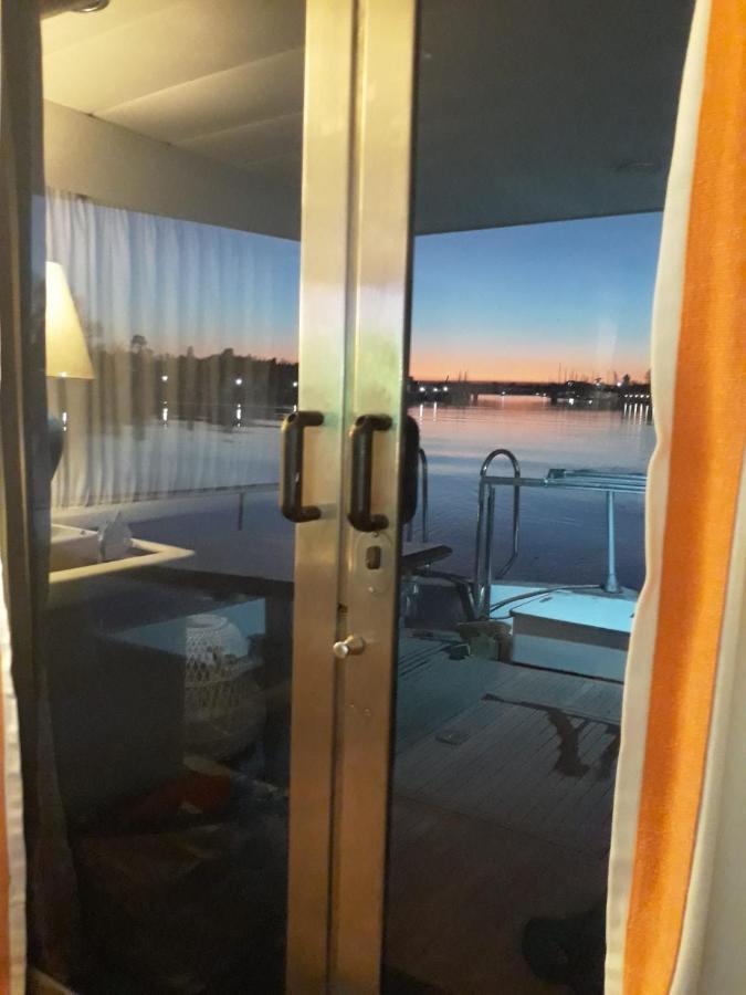 Boat And Breakfast Fiumicino - Roma 호텔 오스티아안티카 외부 사진