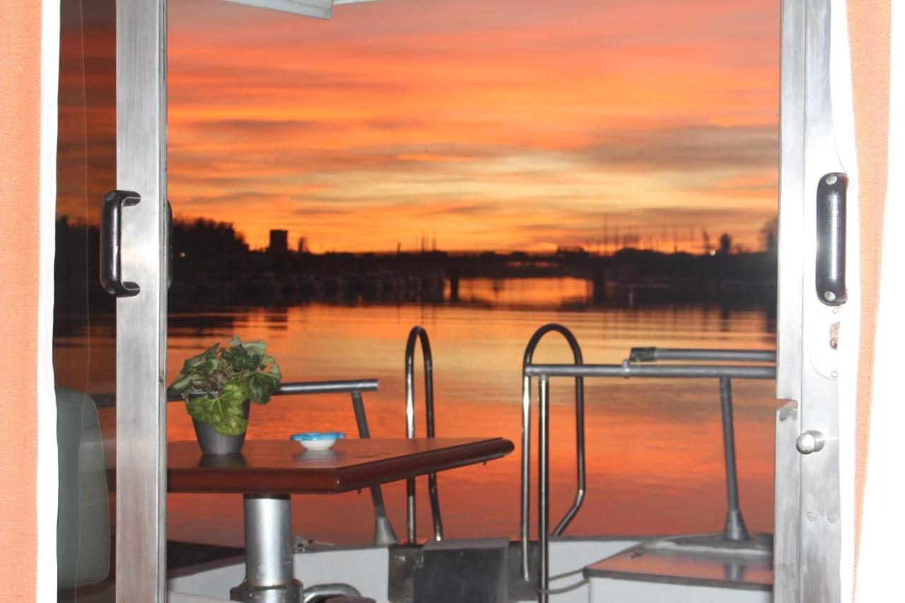 Boat And Breakfast Fiumicino - Roma 호텔 오스티아안티카 외부 사진